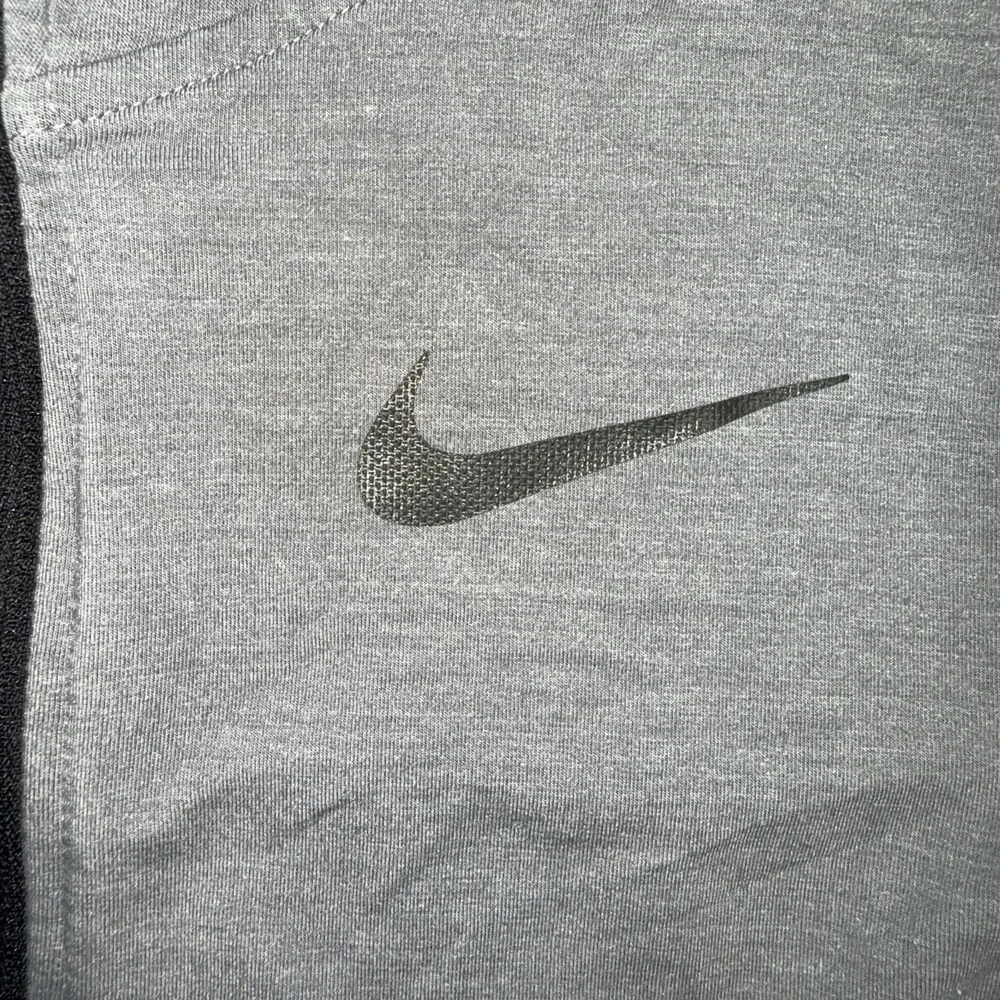 Nike Dri Fit Full Zipper Jacket Grey Size Kids Large